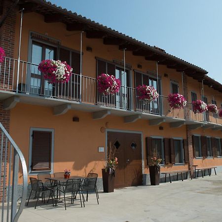 Costa Catterina B&B Castagnito Bagian luar foto