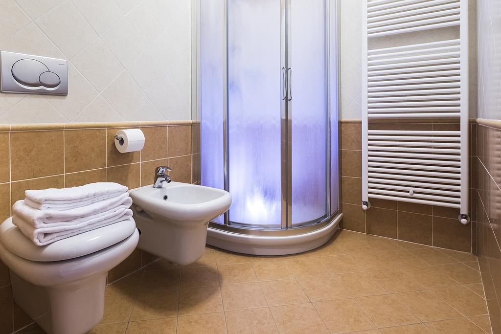 Costa Catterina B&B Castagnito Bagian luar foto
