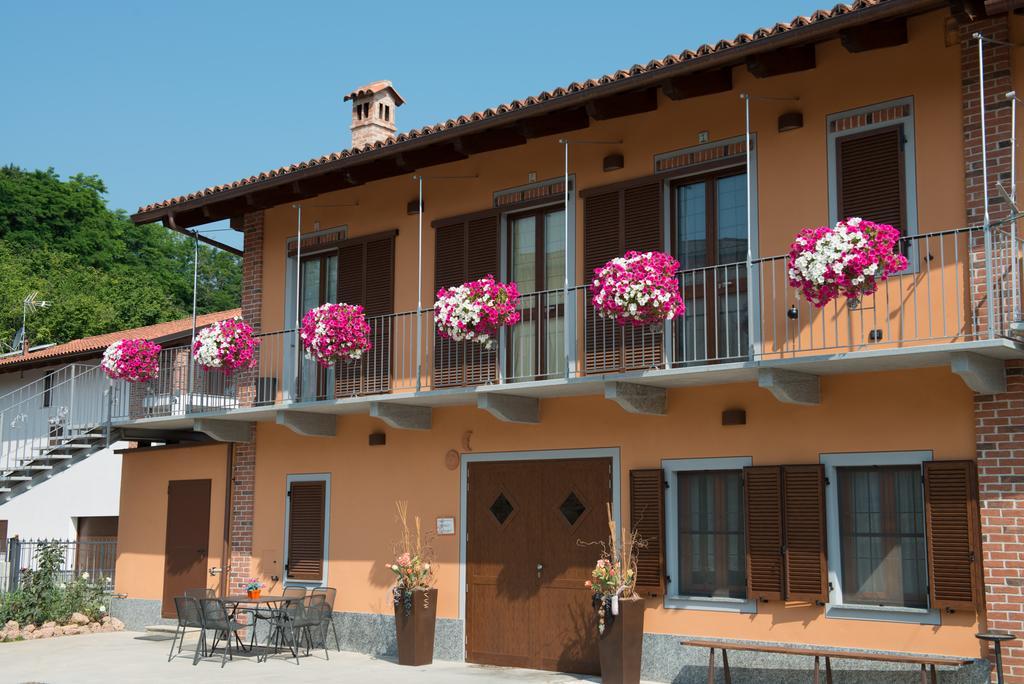 Costa Catterina B&B Castagnito Bagian luar foto