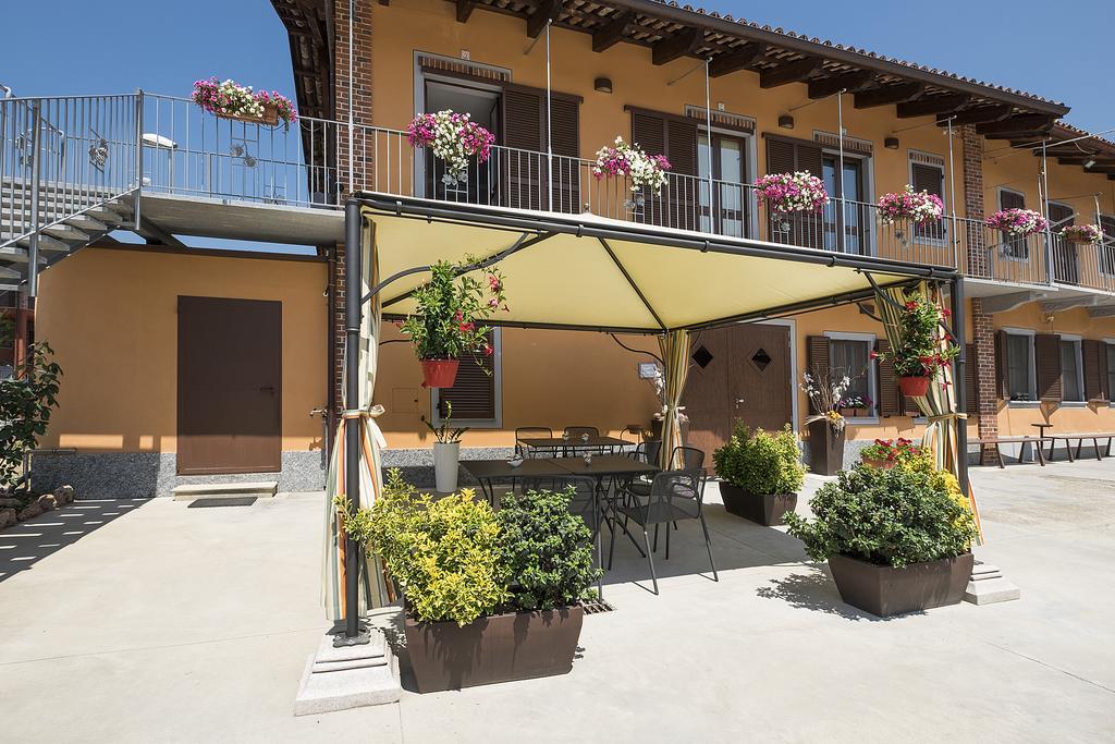 Costa Catterina B&B Castagnito Bagian luar foto